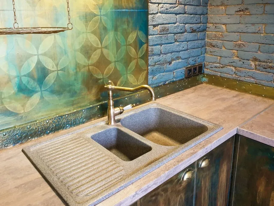 Ceramic Belfast sink in a traditional Bath kitchen
