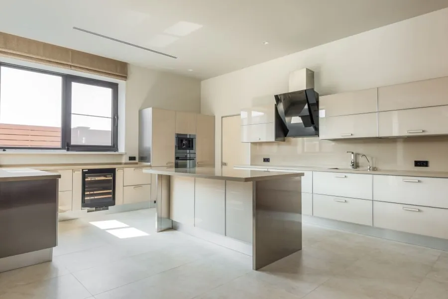 Kitchen island with a stone worktop in a Bath home