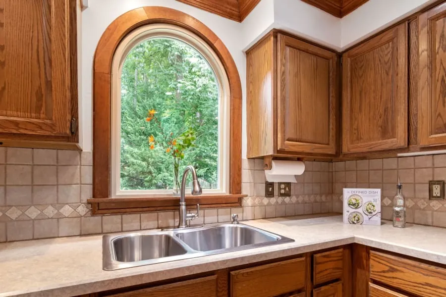 Kitchen fitted in a period Bath townhouse with traditional units
