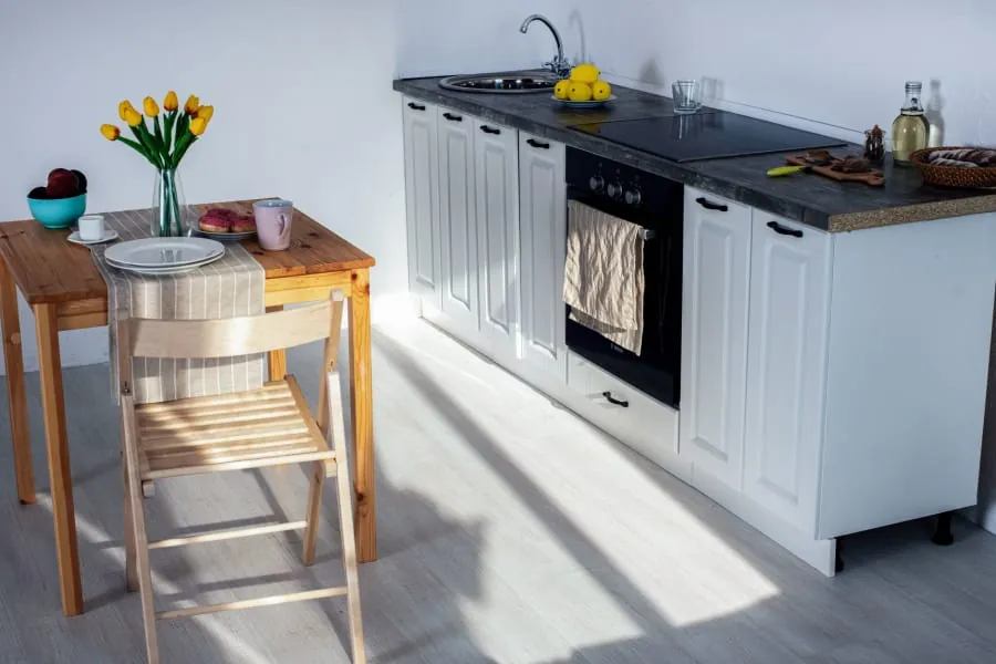 Bright kitchen that helps sell a Bath home