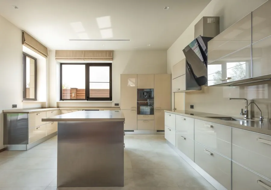 Quartz worktop and shaker cabinets in a new Bath kitchen
