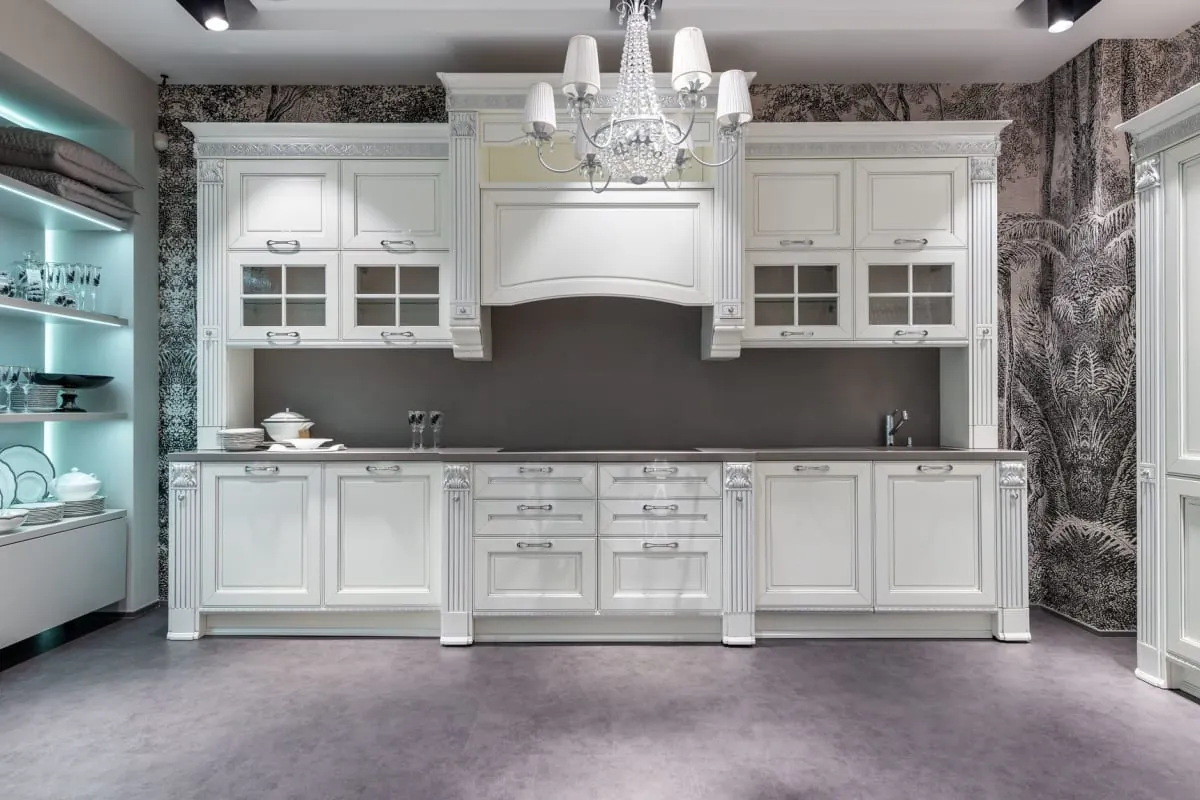 Shaker and handleless kitchen cabinet styles in a Bath home