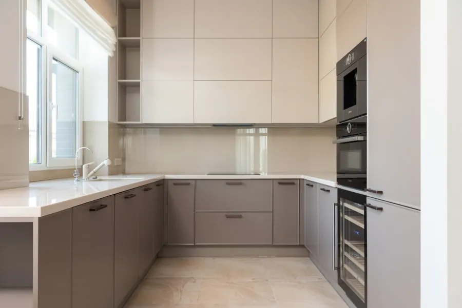U-shaped kitchen layout with generous worktops in a Bath home