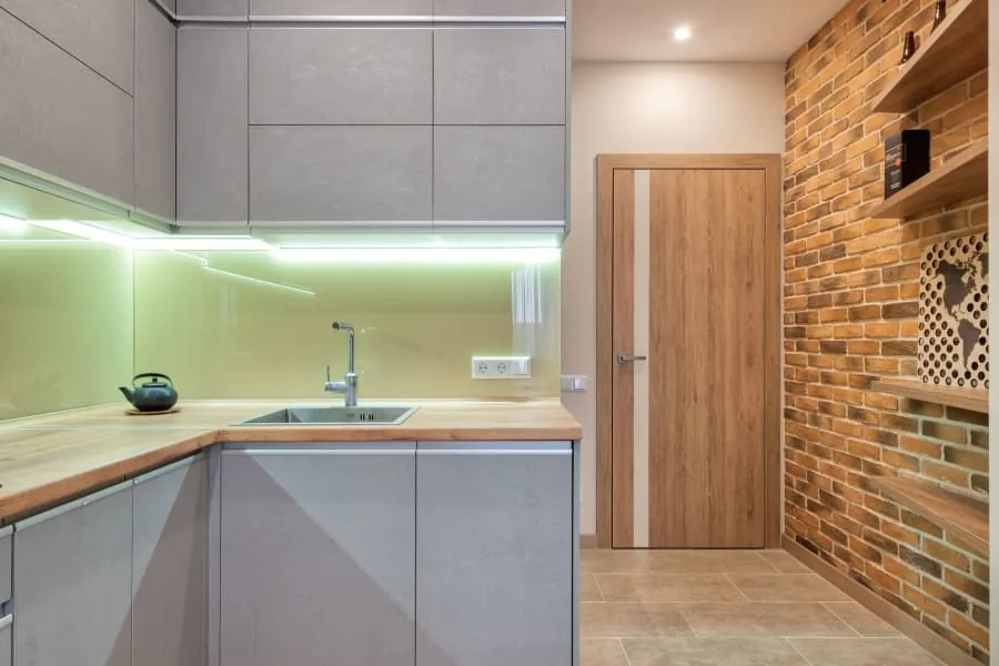 Under-cabinet task lighting in a Bath kitchen